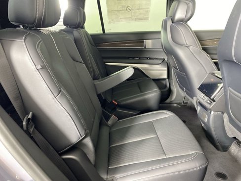 New 2026 Cadillac Vistiq Luxury image 25