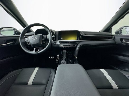 Used 2025 Toyota Camry SE image 36