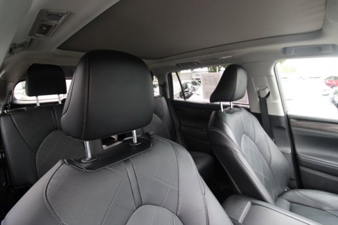 Used 2022 Toyota Highlander Platinum image 21