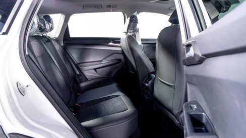 New 2025 Volkswagen Taos SE image 16