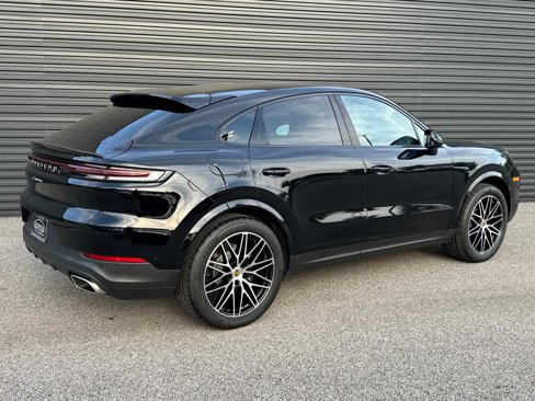 Certified 2024 Porsche Cayenne Coupe image 8