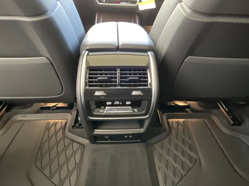 New 2026 BMW X7 xDrive40i w/ Premium Package image 25