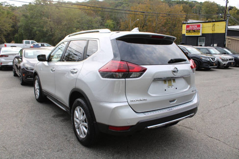 Used 2020 Nissan Rogue SV image 10