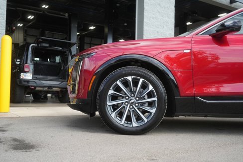 Used 2024 Cadillac Lyriq Sport image 10