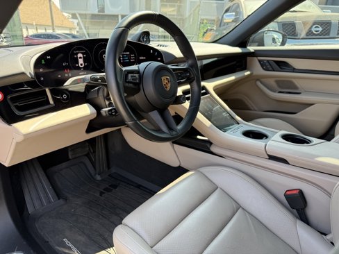 Used 2022 Porsche Taycan 4S image 9