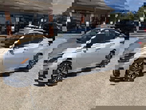 Used 2024 Nissan Altima 2.5 SV image 1