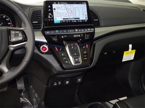 New 2026 Honda Odyssey Touring image 17
