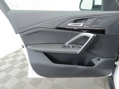 Used 2025 BMW X1 xDrive28i w/ Technology Package image 25