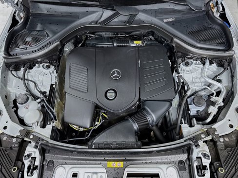 Used 2025 Mercedes-Benz GLC 300 4MATIC image 33