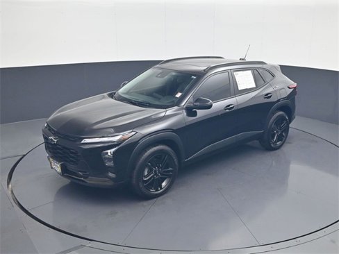 Used 2024 Chevrolet Trax ACTIV w/ Sunroof Package image 13
