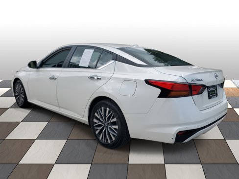 Used 2024 Nissan Altima 2.5 SV image 6