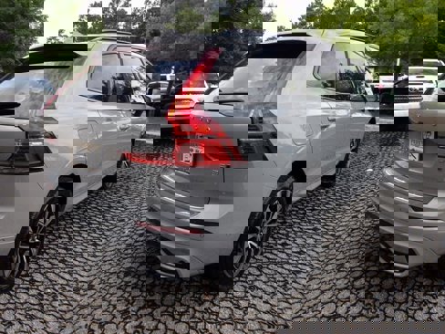 Certified 2024 Volvo XC60 B5 Plus image 5