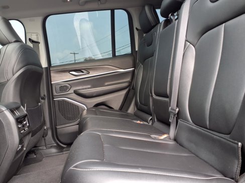 Used 2024 Jeep Grand Cherokee Limited 4xe image 13