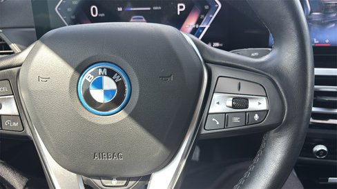 Used 2024 BMW i4 xDrive40i image 15