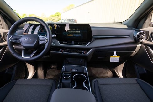 New 2026 Chevrolet Equinox LT w/ Convenience Package II image 11