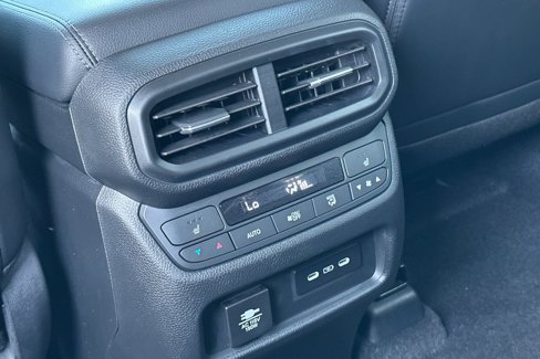 Used 2025 Honda Pilot Elite image 16