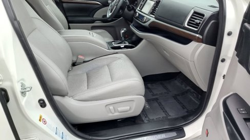 Used 2015 Toyota Highlander Limited Platinum image 12