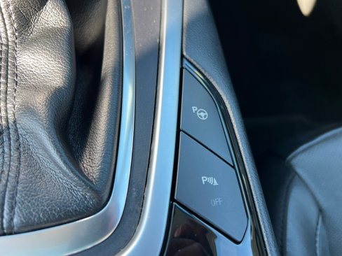 Used 2015 Ford Edge Titanium w/ Equipment Group 302A image 28