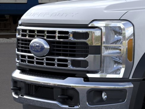 New 2026 Ford F550 4x4 Crew Cab image 17