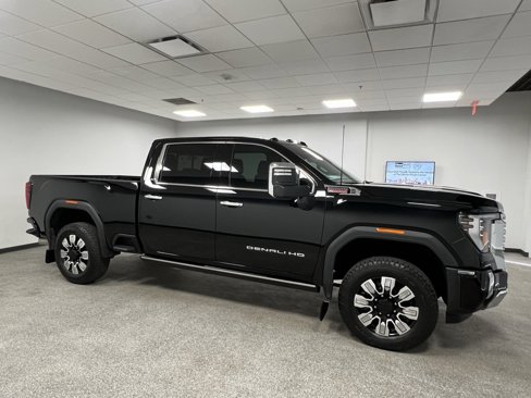 Used 2024 GMC Sierra 3500 Denali w/ Technology Package image 15