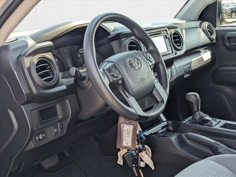 Used 2018 Toyota Tacoma SR image 9