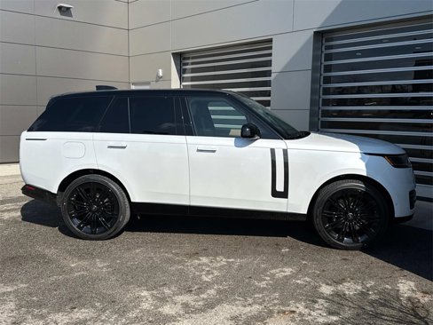 New 2025 Land Rover Range Rover SE image 10