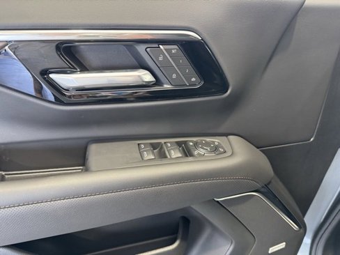 New 2026 Chevrolet Suburban High Country w/ Sun And Tow Package image 6