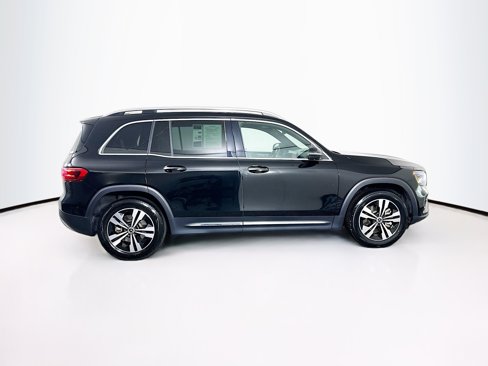 Used 2024 Mercedes-Benz GLB 250 4MATIC image 10