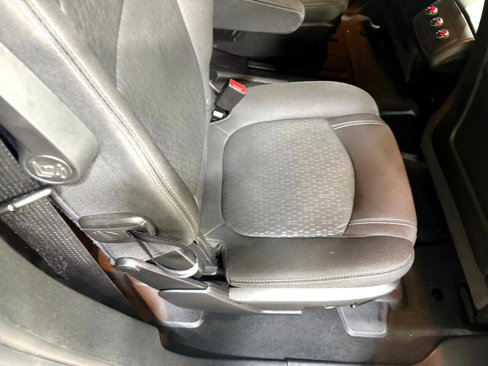 Used 2016 GMC Acadia SLE image 19