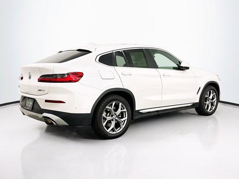 Used 2024 BMW X4 xDrive30i w/ Parking Assistance Package image 9