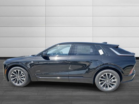 New 2026 Cadillac Lyriq Sport image 2