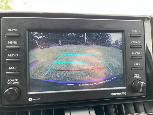 Used 2022 Toyota RAV4 LE image 12