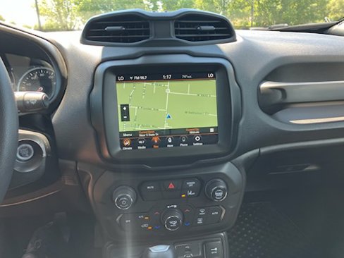 Used 2023 Jeep Renegade Latitude image 13