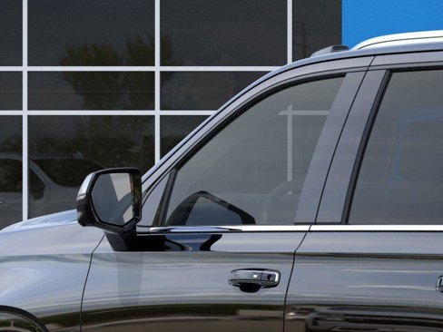 New 2025 Chevrolet Suburban Premier image 12