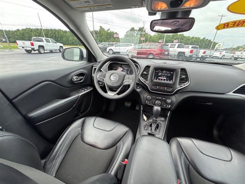 Used 2021 Jeep Cherokee Latitude Plus image 21