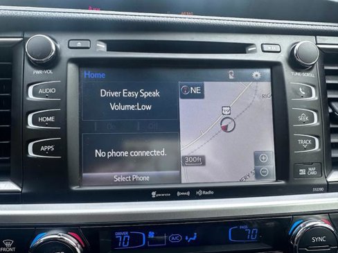 Used 2019 Toyota Highlander SE image 19