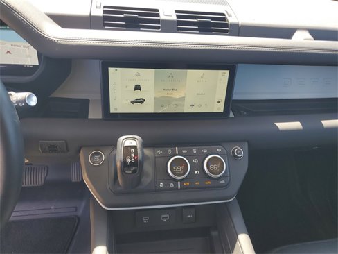 Used 2024 Land Rover Defender 90 S image 21