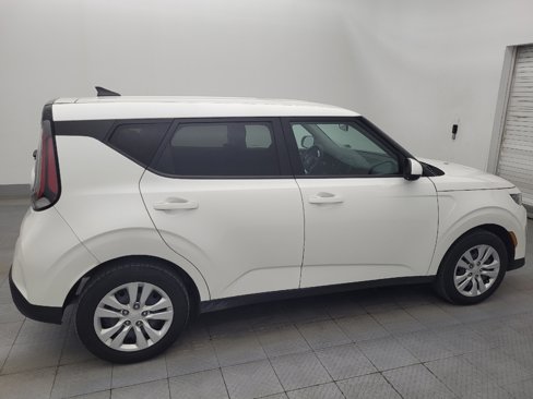 Used 2023 Kia Soul LX image 10