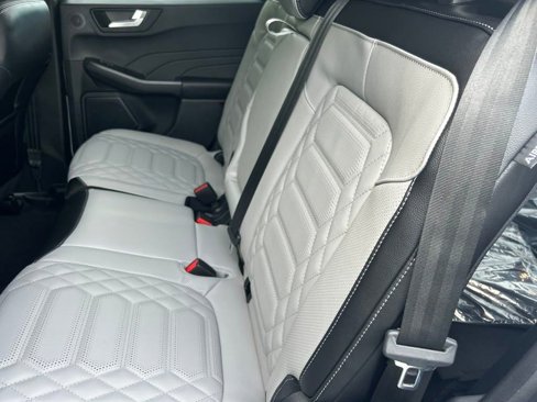New 2024 Ford Escape SE w/ PHEV Premium Package image 22
