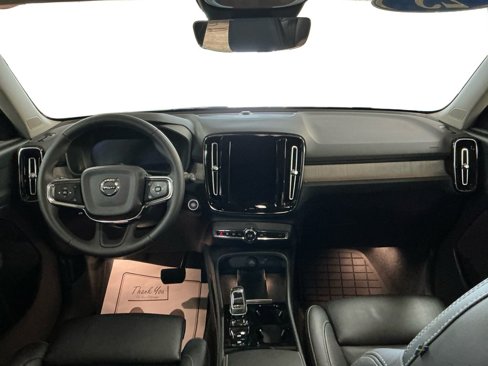 Certified 2023 Volvo XC40 B5 Plus w/ Protection Package Premier image 9