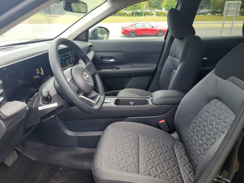 New 2025 Nissan Kicks SV w/ SV Premium Package image 14