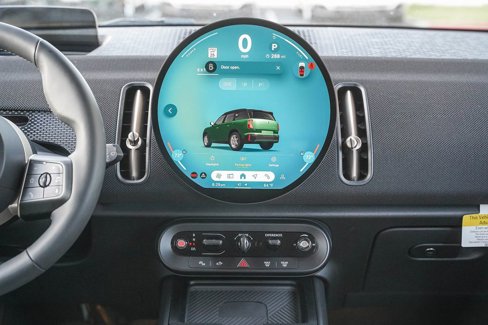 Used 2025 MINI Cooper Countryman S w/ Comfort Package Max image 13
