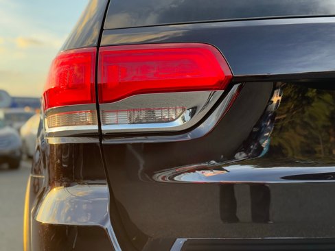 Used 2019 Jeep Grand Cherokee Limited image 9