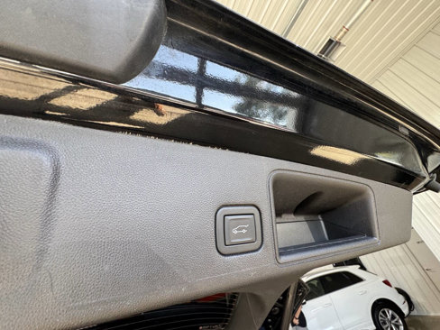 Used 2024 GMC Terrain SLT image 8