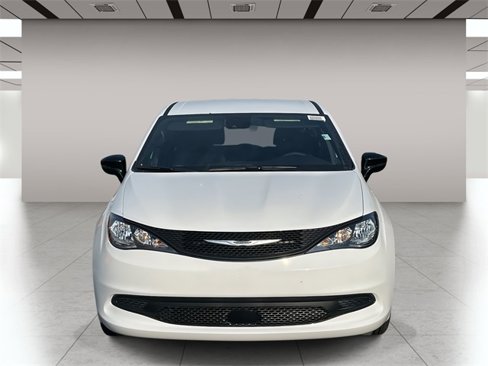 New 2026 Chrysler Voyager LX image 9