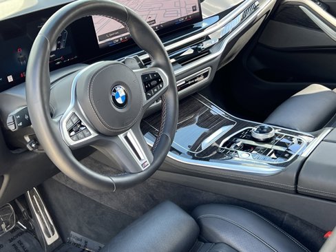 Used 2025 BMW X5 M60i image 16