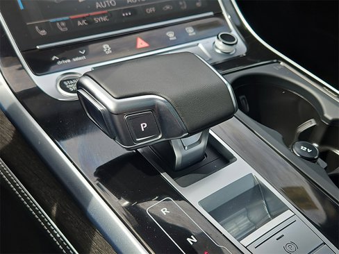 Used 2024 Audi Q8 Prestige image 35