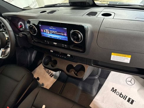 New 2025 Mercedes-Benz Sprinter 2500 image 12