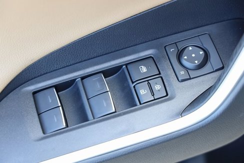 New 2025 Toyota RAV4 Limited image 18