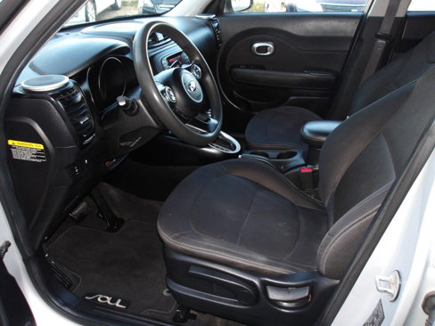 Used 2016 Kia Soul image 11